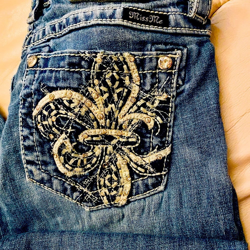 Miss me jeans size 28 X 32” Boot cut